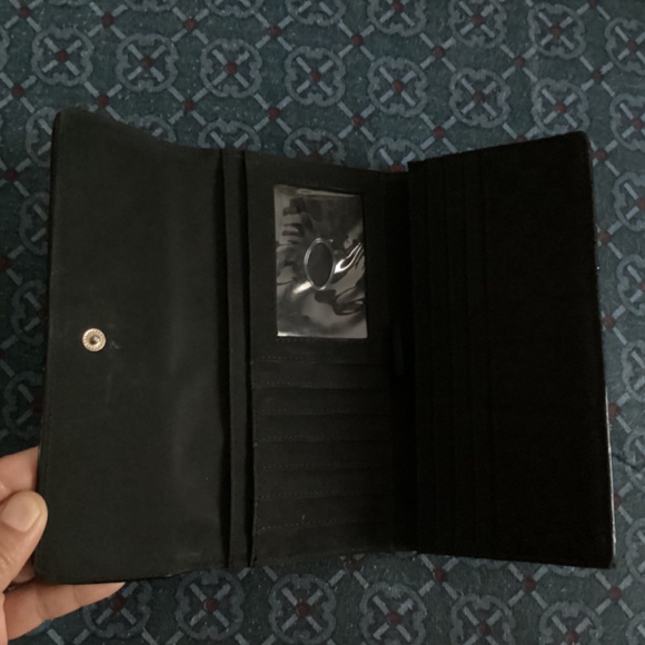 Liz Claiborne Black Wallet - Picture 3 of 7